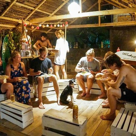 Ostello Chez Podi Surfcamp Mirissa Esterno foto