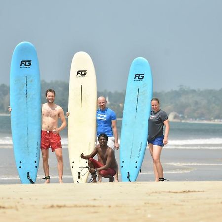 Ostello Chez Podi Surfcamp Mirissa Esterno foto
