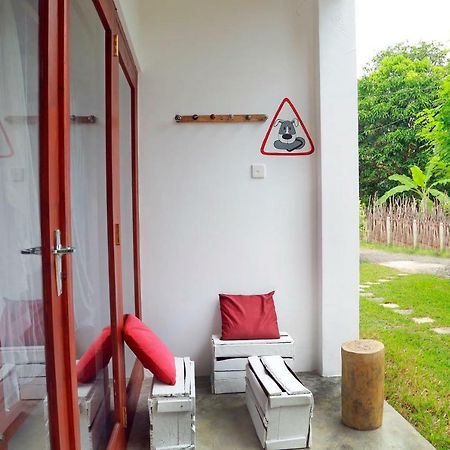 Ostello Chez Podi Surfcamp Mirissa Esterno foto